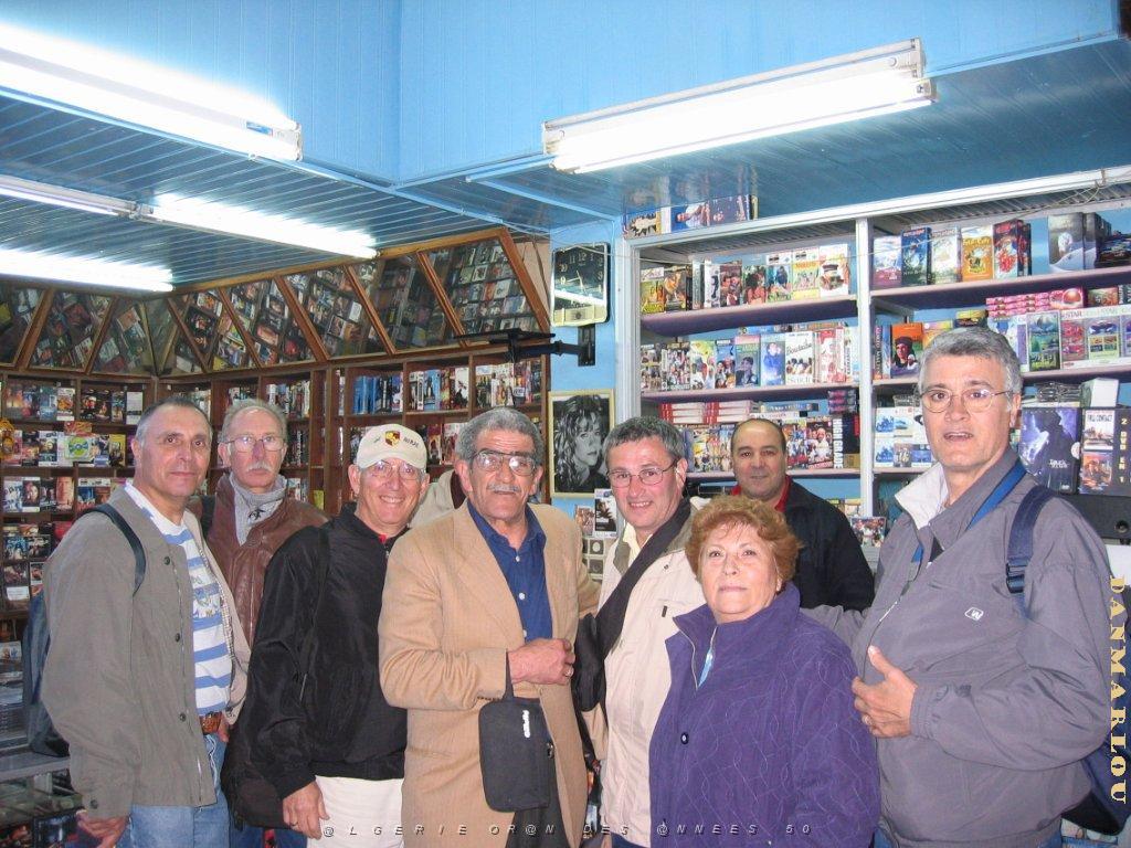 ORAN 2005 MAGASIN DE MUSIQUE PRES DE LA PLACE DE LA BASTILLE.jpg